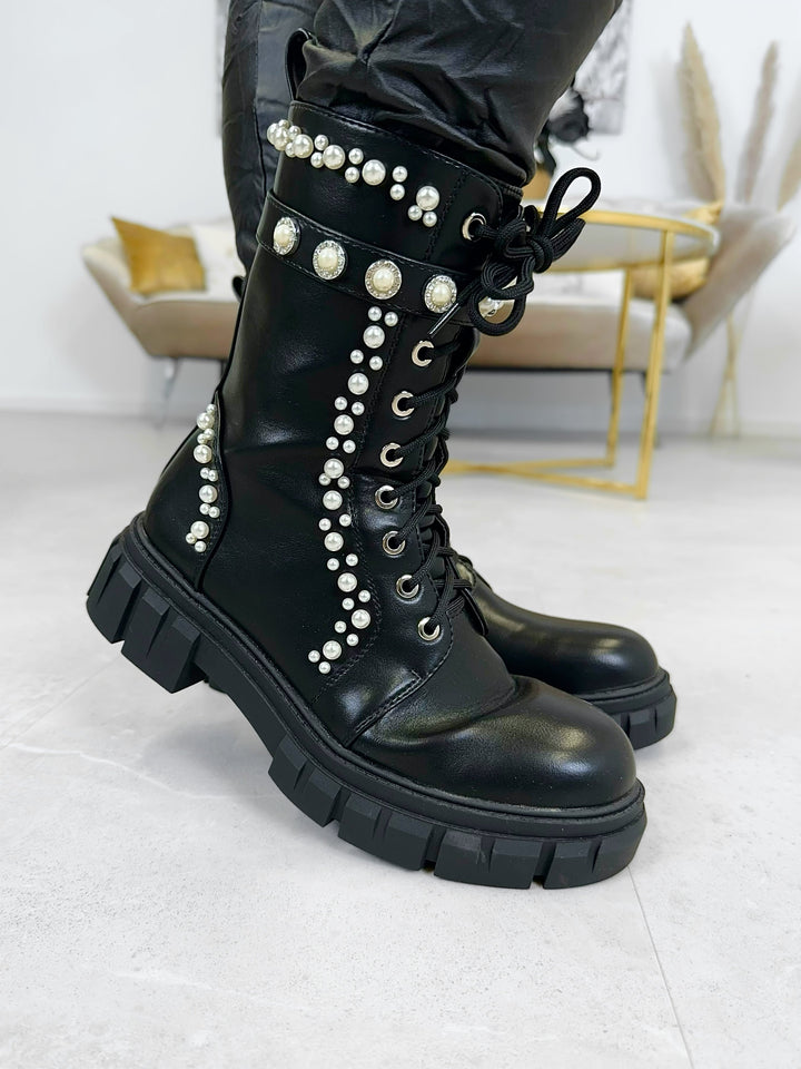 Boots On Fire (2 Farben)