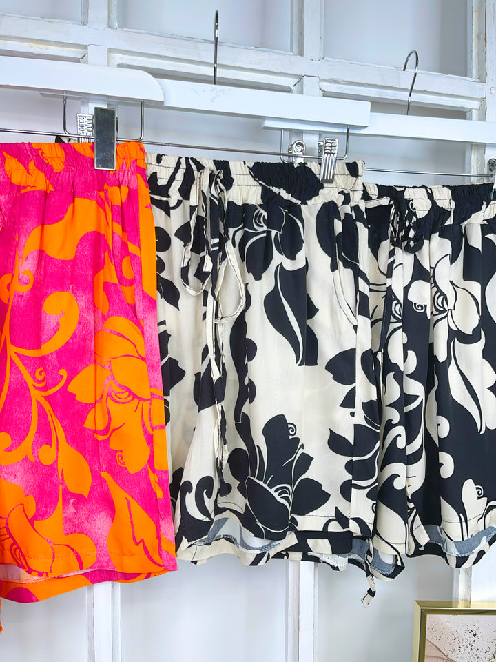 Kurze Hose Monica (3 Farben)