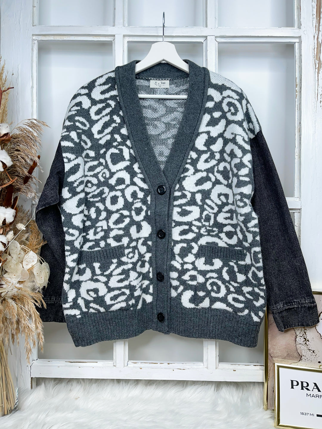 Strickjacke Leo and Jeans
