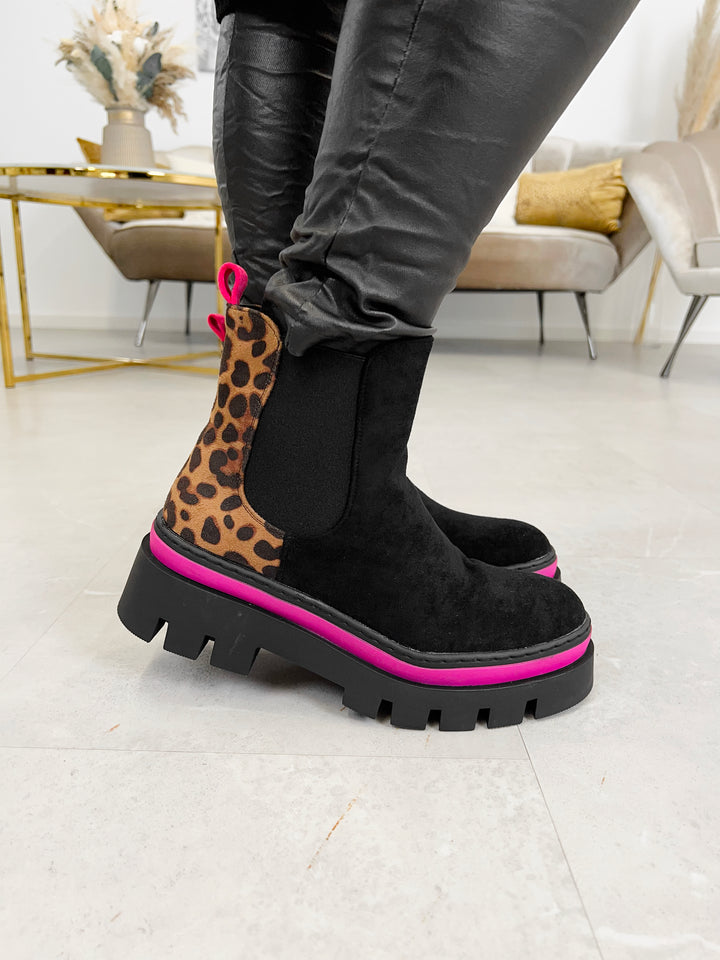 Boots Backside with Leo