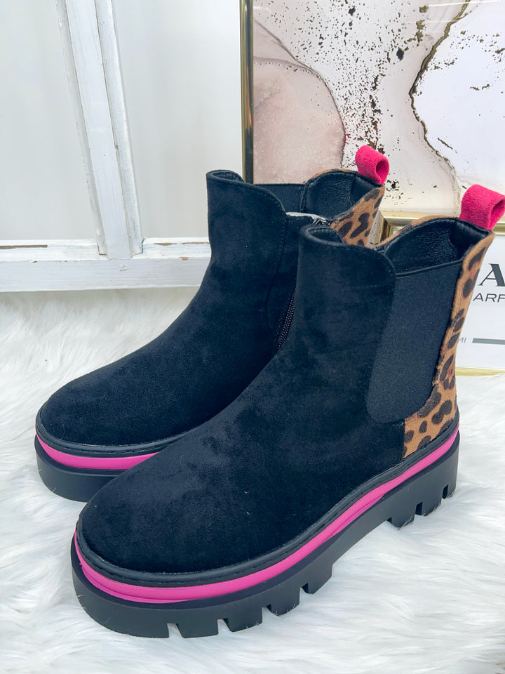 Boots Backside with Leo