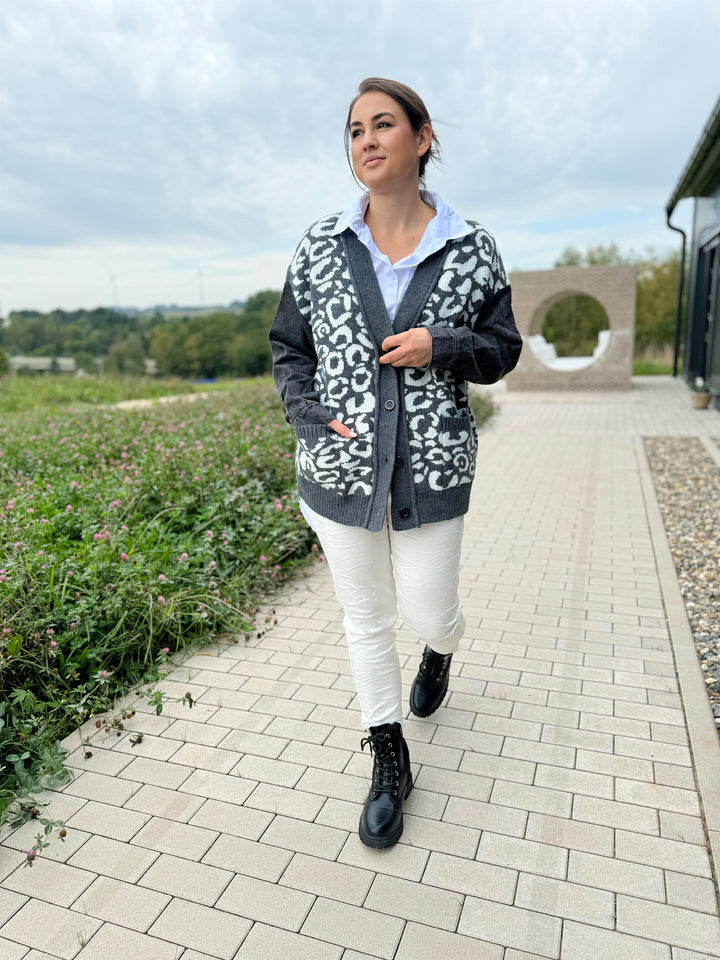 Strickjacke Leo and Jeans