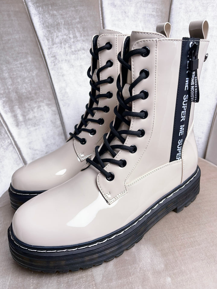 Boots Super (2 Farben)