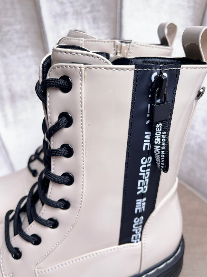 Boots Super (2 Farben)